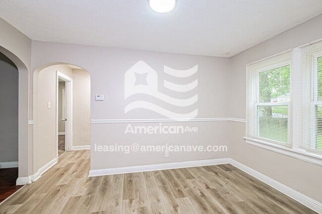 Building Photo - 207 Newell Dr