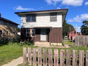 Building Photo - 5650 N 61st St