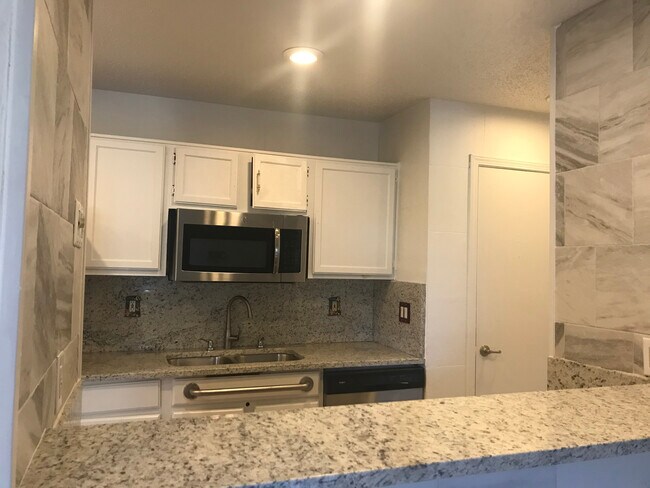 Cocina - 18333 Roehampton Dr