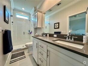 Building Photo - 297 NE Coastal Dr