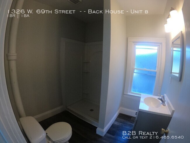 Foto del edificio - 1 Free month with a 13 month Lease!