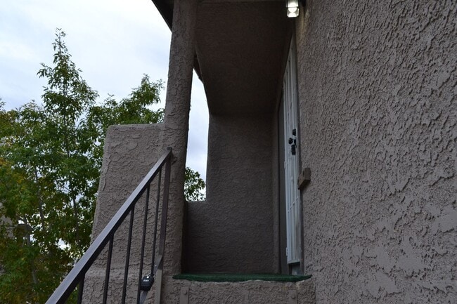 Building Photo - 5285 Retablo Ave