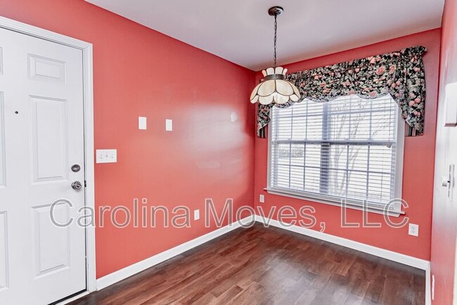Building Photo - 10 Montreat Ln