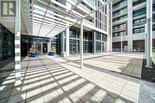 Photo du bâtiment - 400-400 Adelaide St E