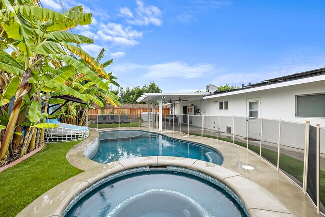 Building Photo - 1581 Baker St