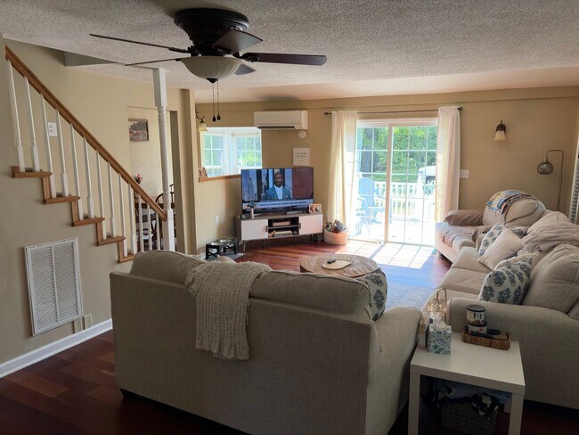 Foto del edificio - 723 Sedge Garden Rd