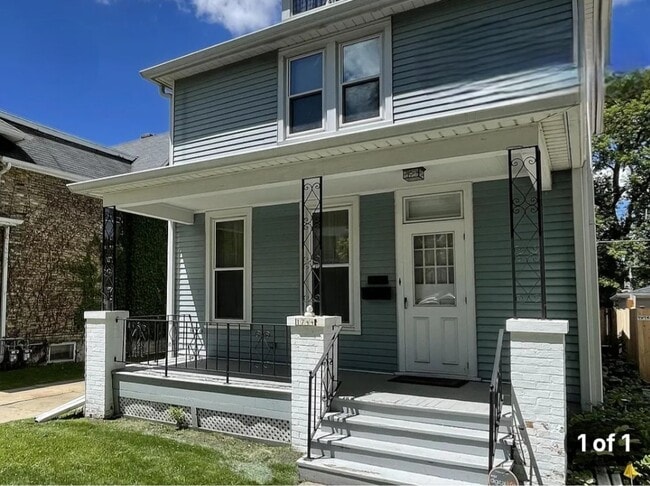 Building Photo - 1744 Park Ave