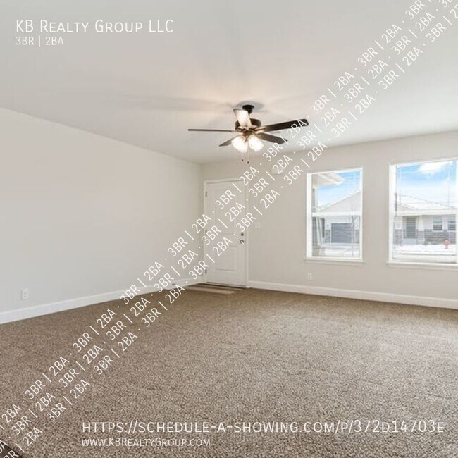 Building Photo - Newer 3 Bed Single Level Duplex in Blue Sp...