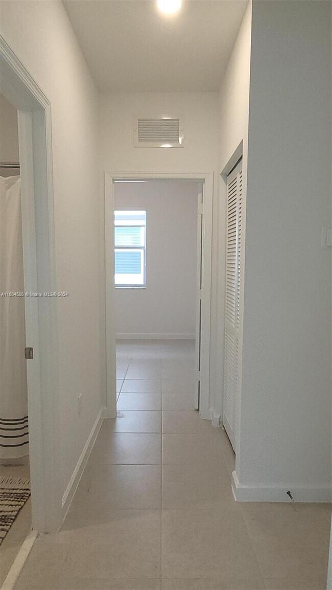 Building Photo - 16105 SW 149th Ave