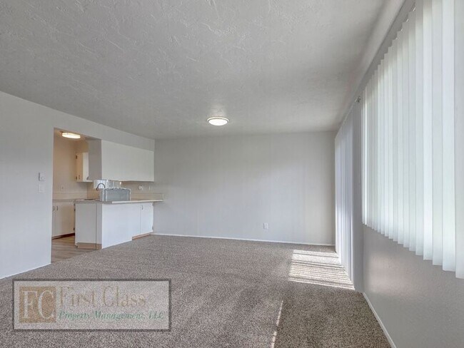 Foto del edificio - 12345 SW Hall Blvd