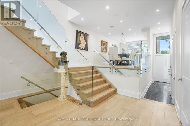 Photo du bâtiment - 1036 Enola Ave