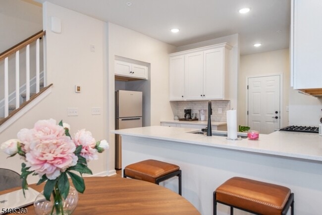 Foto del edificio - 222 Jessie Pl