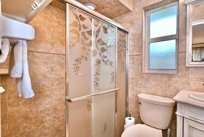 Foto del edificio - 129 Alhambra Pl