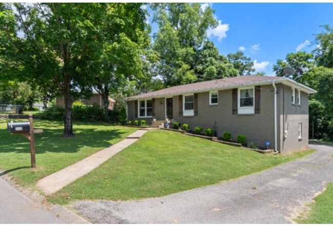 Building Photo - 113 Bart Dr