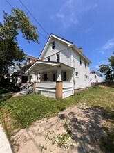 Building Photo - 15407 School Ave