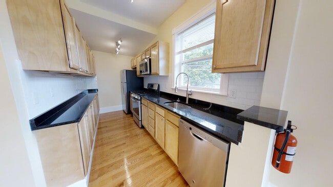 Building Photo - 48 Lowell St