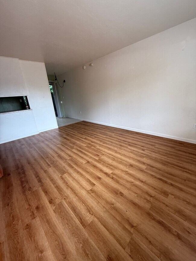 Foto del edificio - 485 Finley St
