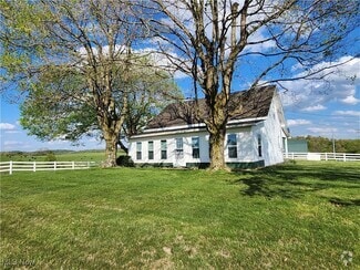 Building Photo - 19700 Cadiz Rd