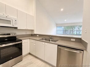 Building Photo - 2480 S Coral Trace Cir