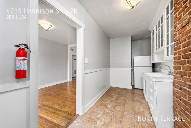 Foto del edificio - 4219 Harrison St