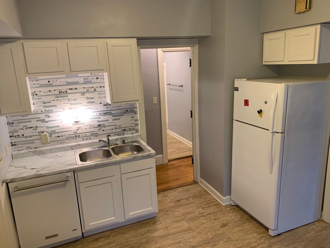Newly remodeled kitchen - 454 W Doty St