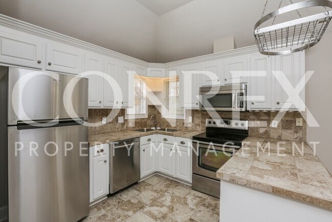 Building Photo - Beautiful 3 Bedroom on Qiuet Cul-de-sac