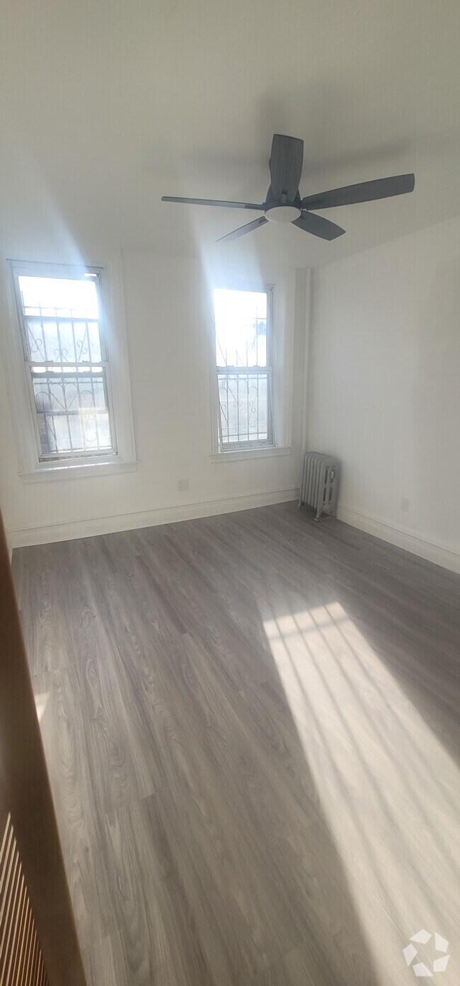 Building Photo - 406 E 52nd St