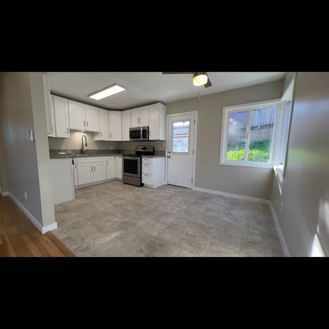 Foto del edificio - 4638 Edenvale Ave