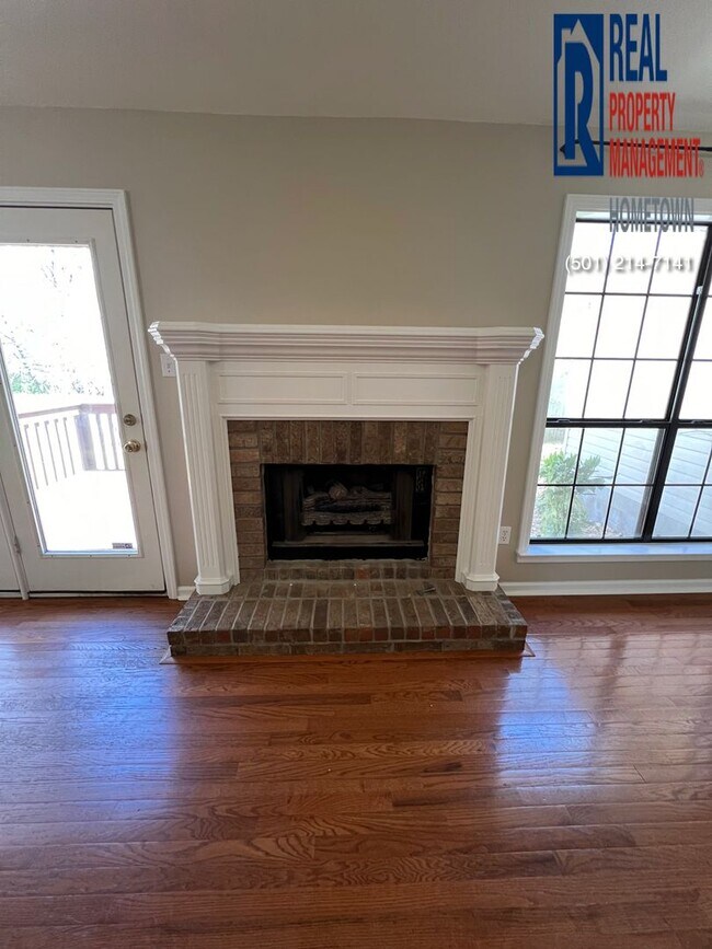Building Photo - 2615 Creekside Dr