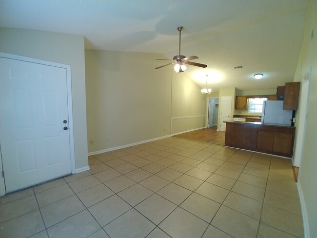 Building Photo - 106 Augusta Ct