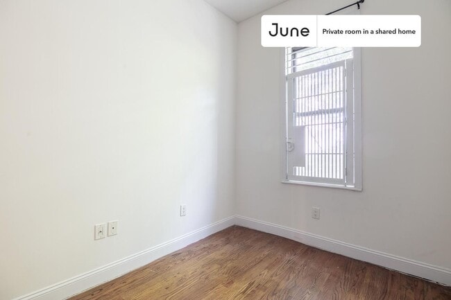 Foto del edificio - Room in Shared 4 bed/1 bath home