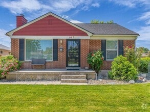 Building Photo - 965 MacFarland Dr