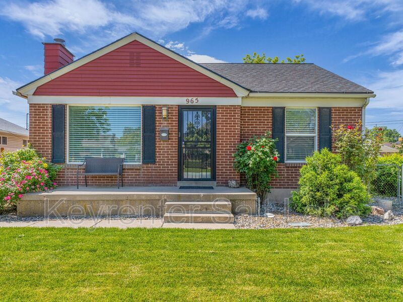 Primary Photo - 965 MacFarland Dr