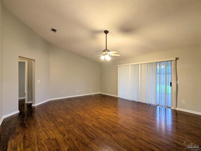 Foto del edificio - 1909 Southwind Cir