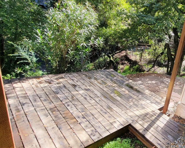 Deck - 103 Redwood Rd