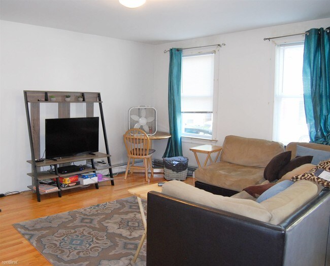 Foto del edificio - 509 E 7th St