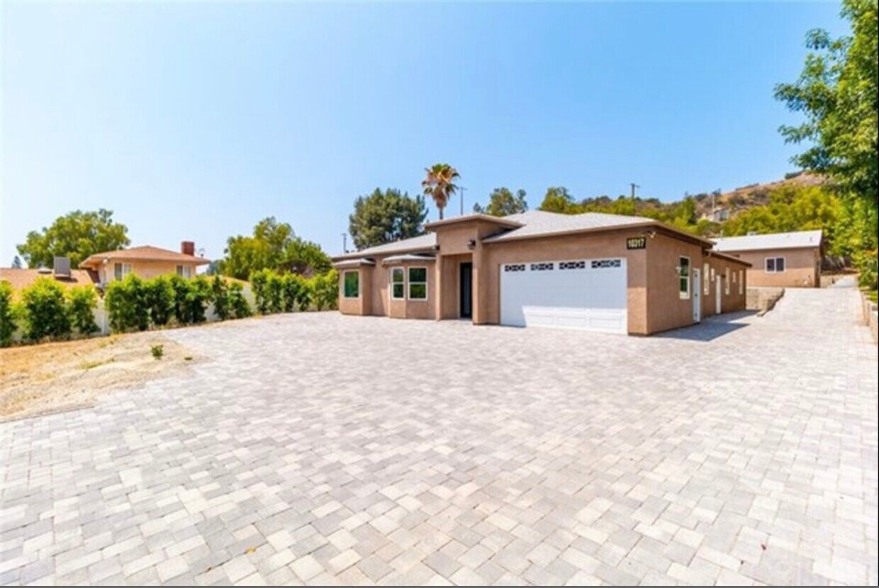 Main house 6 bedroom - 10317 La Tuna Canyon Rd