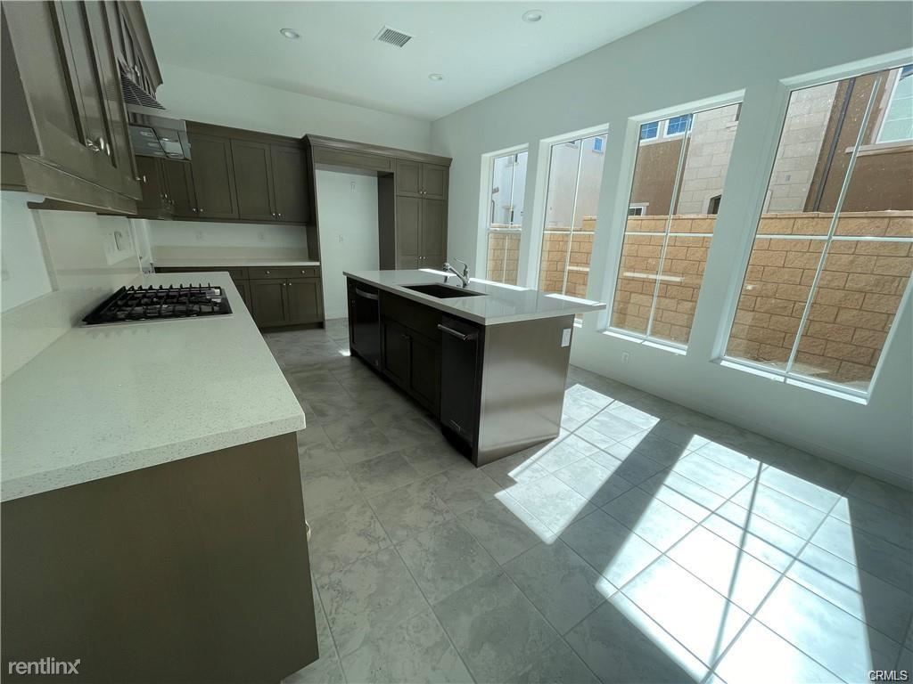 Foto principal - 4 br, 3 bath Condo - 20814 W Bur Oak Cir