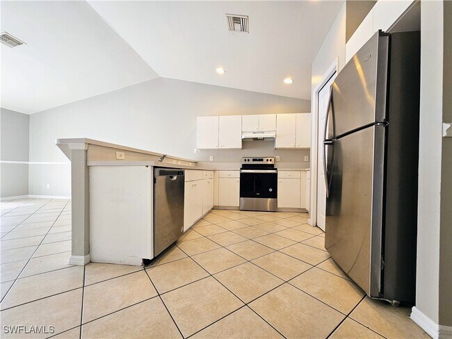 Foto del edificio - 230 Hightower Ave S