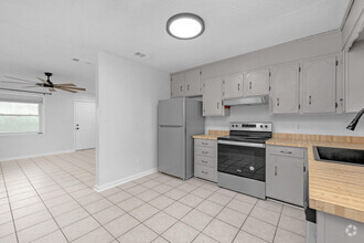 Building Photo - 4816 Tradewinds Dr