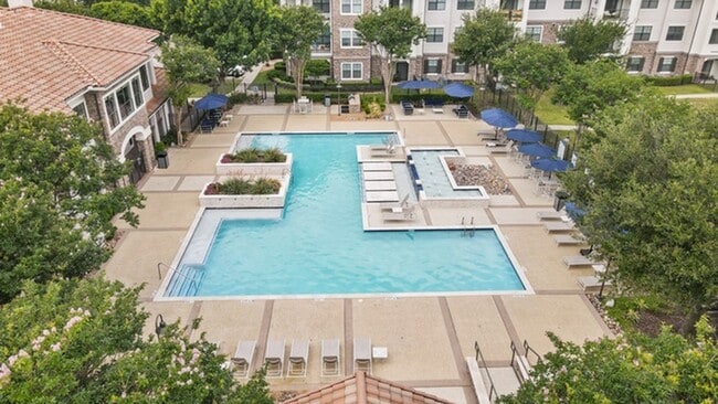 Building Photo - The Cortona