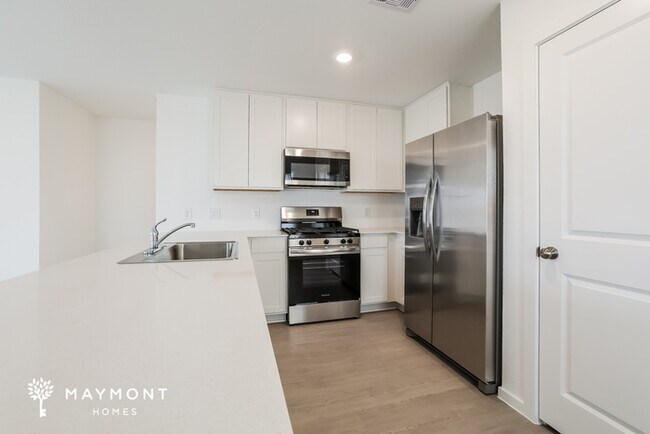 Foto del edificio - 18039 Trepito Ave