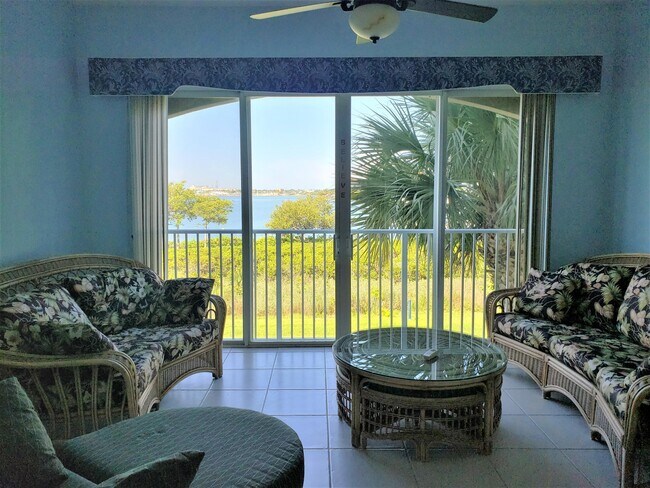 Foto del edificio - 32 Harbour Isle Dr W