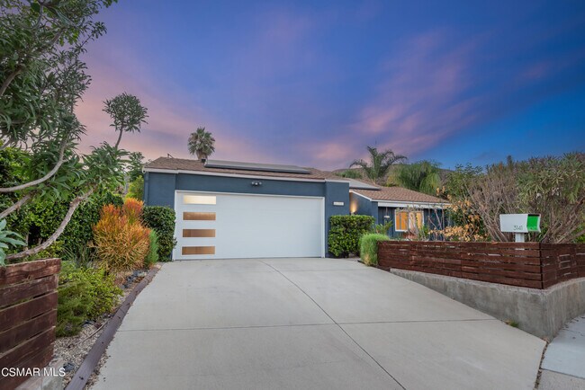 Building Photo - 3141 Saddleback Ct