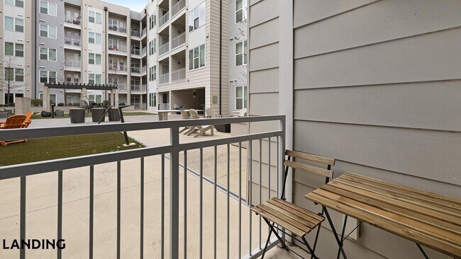 Foto del edificio - 3001 Crockett St