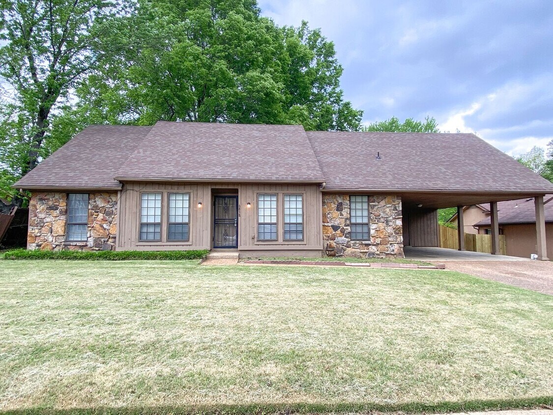 Primary Photo - 5 Bedroom, 2 Bathroom Near Riverdale Rd an...