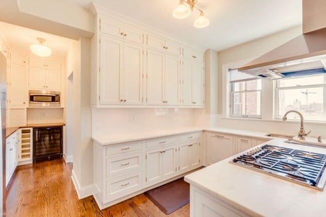 Building Photo - Exquisite 2-Bed, 2-Bath Luxury Condo in th...