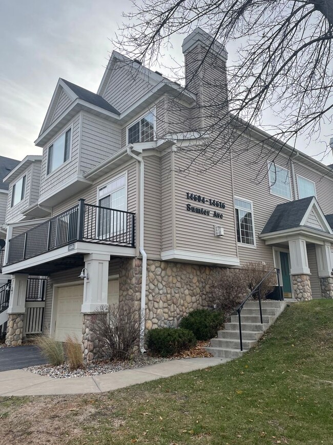 Building Photo - Charming 2 Bd /2 Ba Townhouse in Savage wi...