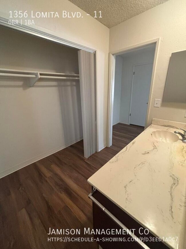 Foto del edificio - 1356 Lomita Blvd