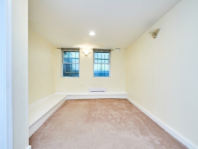 Building Photo - 883 Harrison Ave